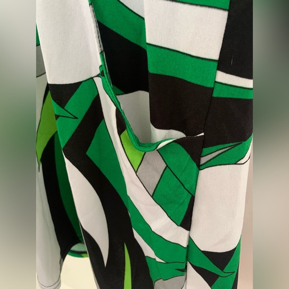 Tiana B Women’s Blouse XL Multicolor Green Black Top V neck Wrap Tropical Style - Picture 5 of 10